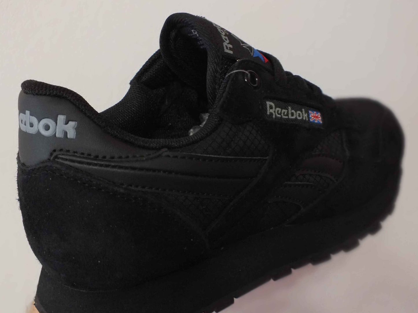 Чоловічі кросівки Reebok classic в наявності 36 та 37 розмір   00123